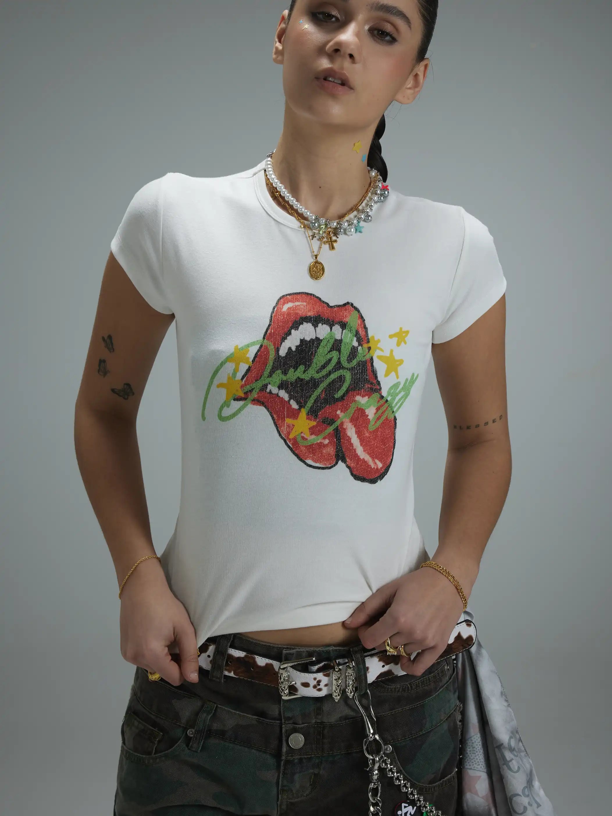 Y2K Grunge Rolling Lips Baby Tee-438