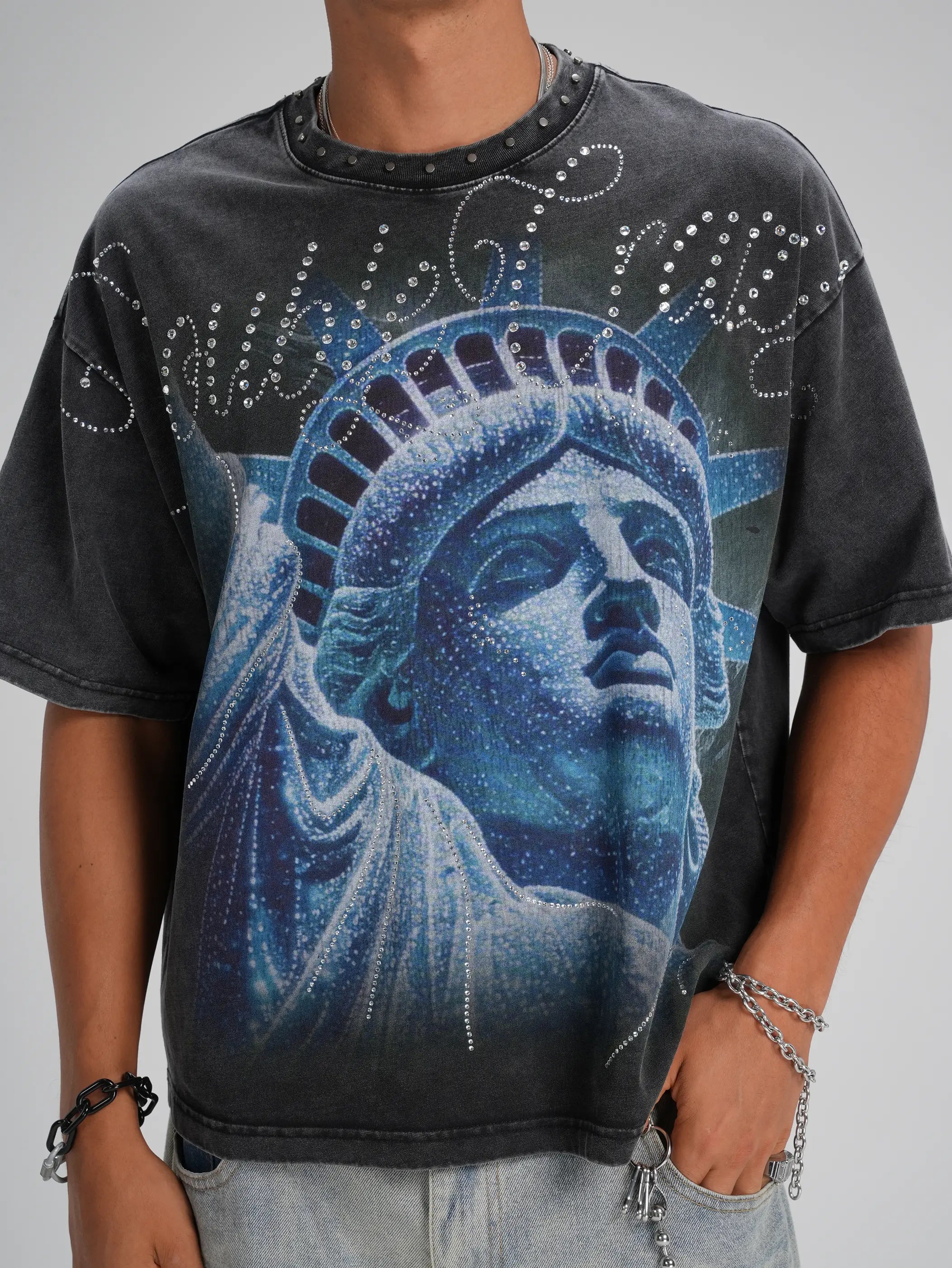 Studded Neck Liberty Graphic Tee-554