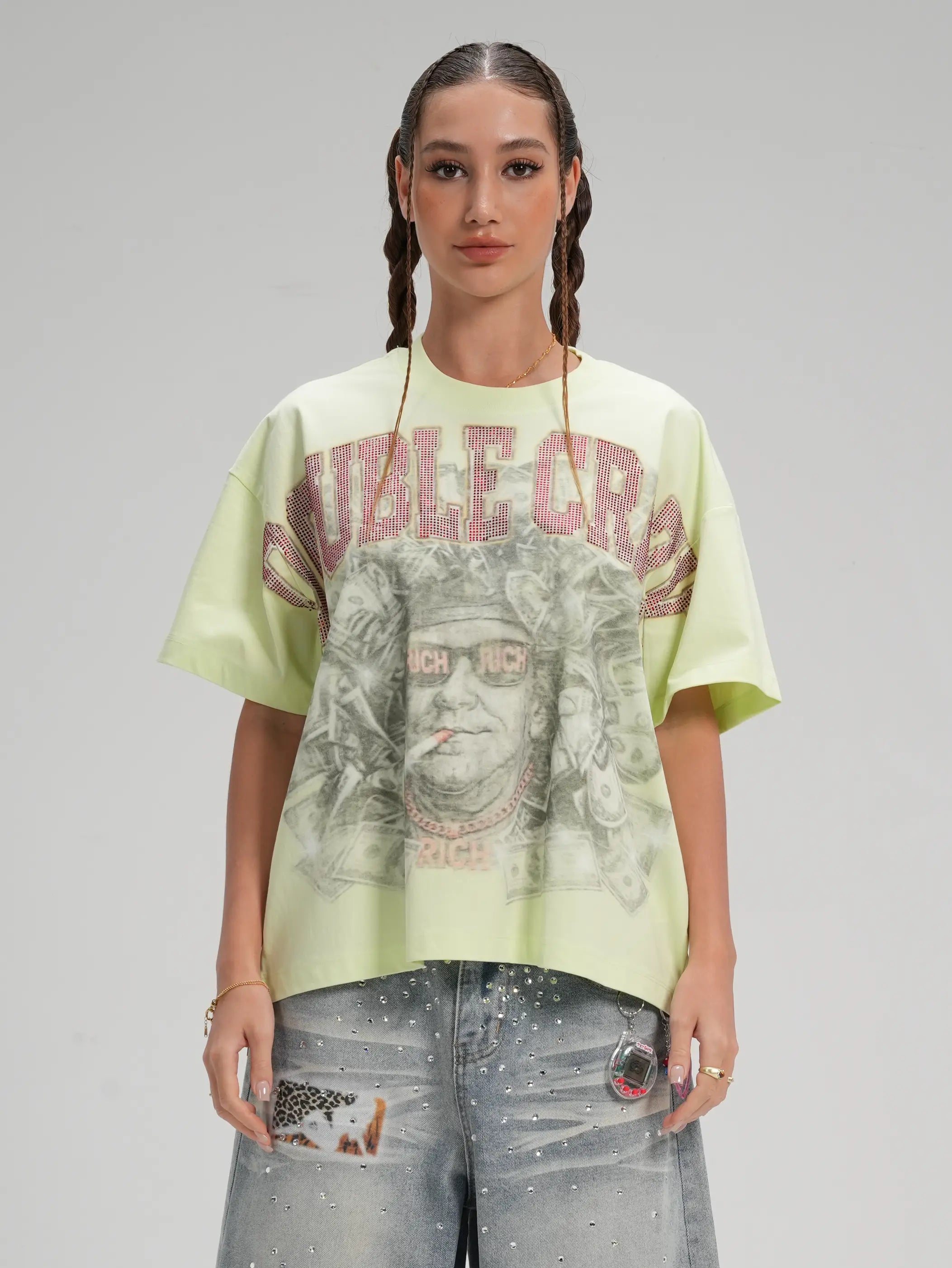 Camiseta gráfica Jesús rico y ostentoso-560