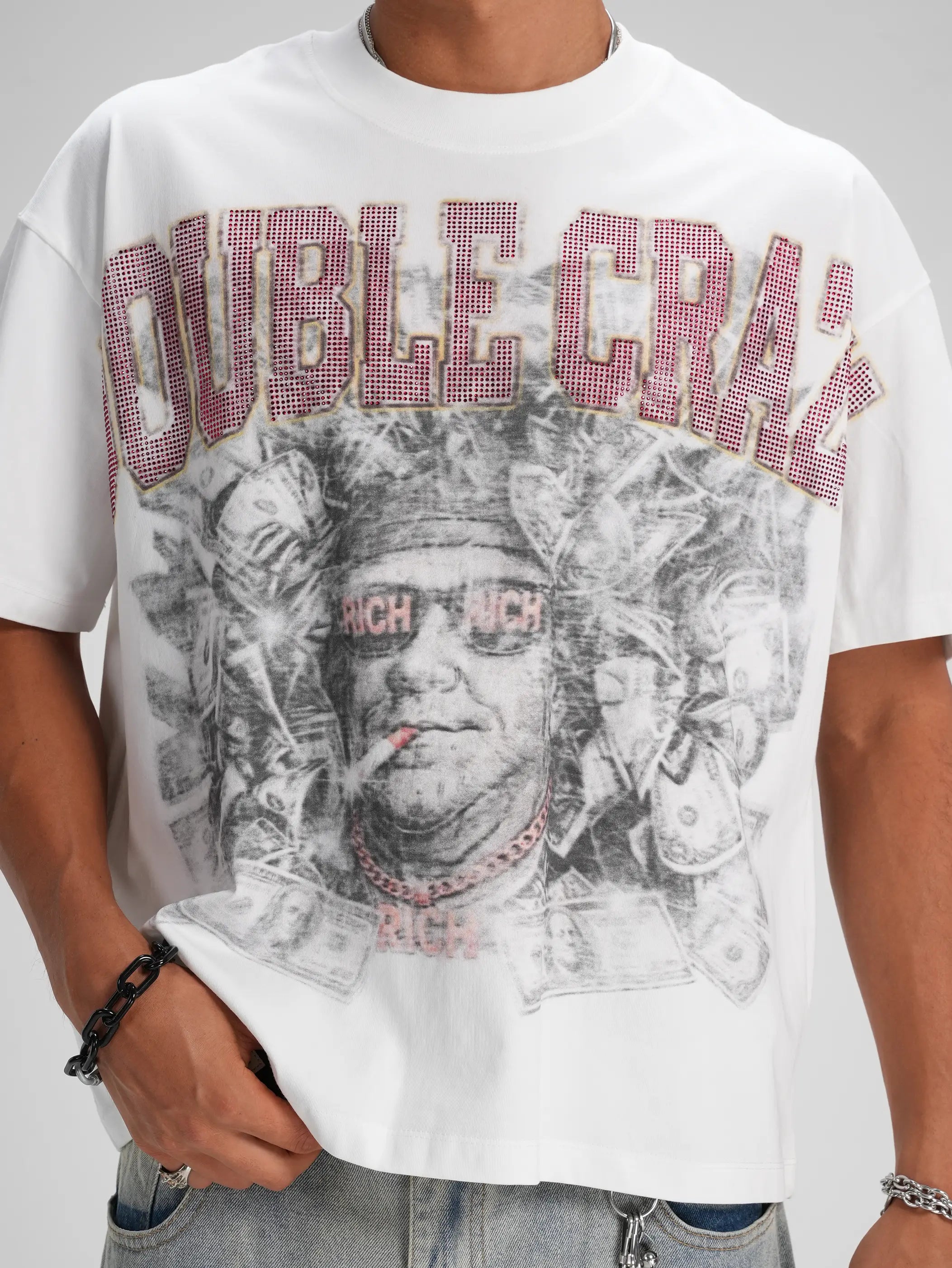 Camiseta gráfica Jesús rico y ostentoso-560