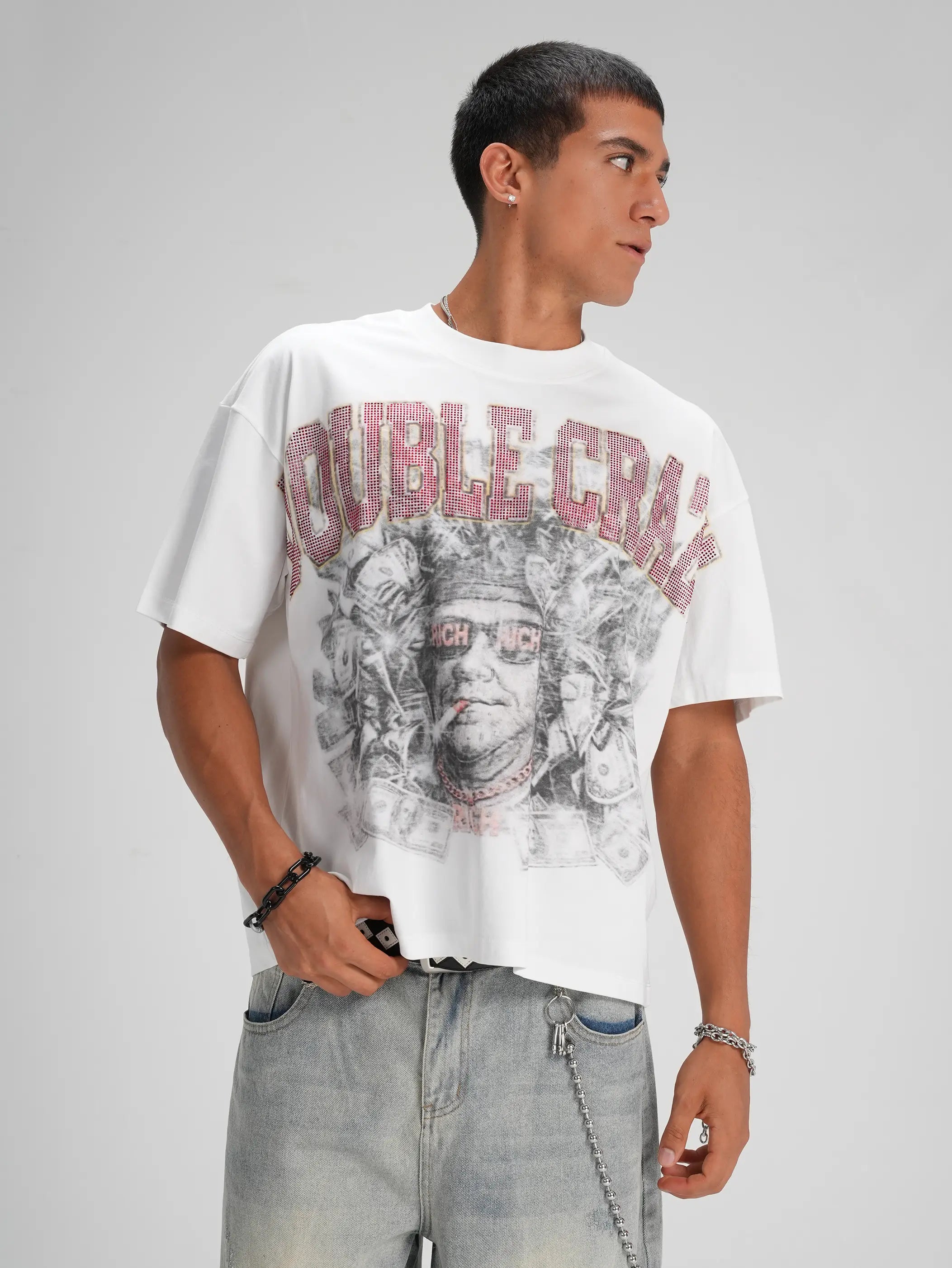 Camiseta gráfica Jesús rico y ostentoso-560