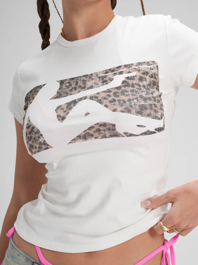 Camiseta corta ajustada "Jesús gótico desgastado"-547