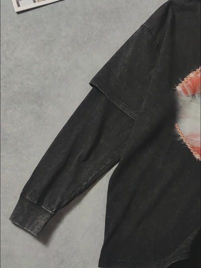 Camiseta con detalle de bala de labios rojos atrevidos-108