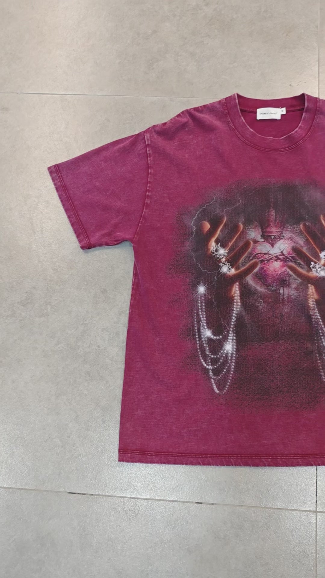 Load video: Neon Crown Heart T-shirt-228